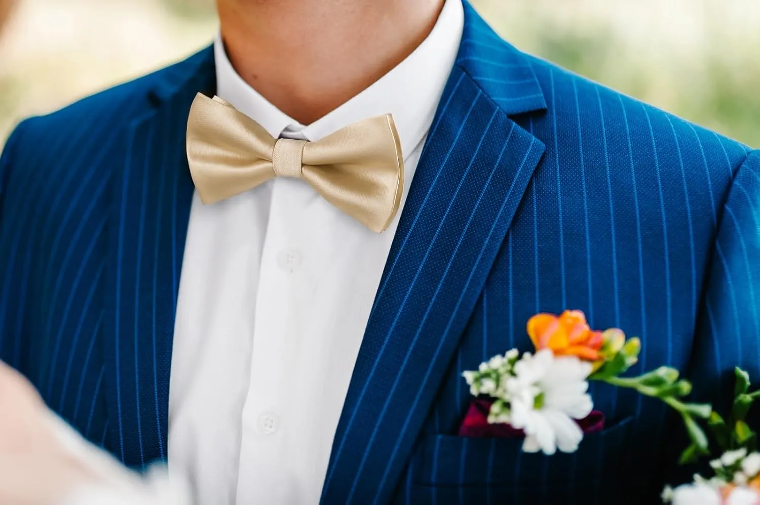 HISDERN Bow Ties for Men Solid Color Pre-Tie Bow Tie and Pocket Square Set Classic Formal Tuxedo Bowties for Wedding Party